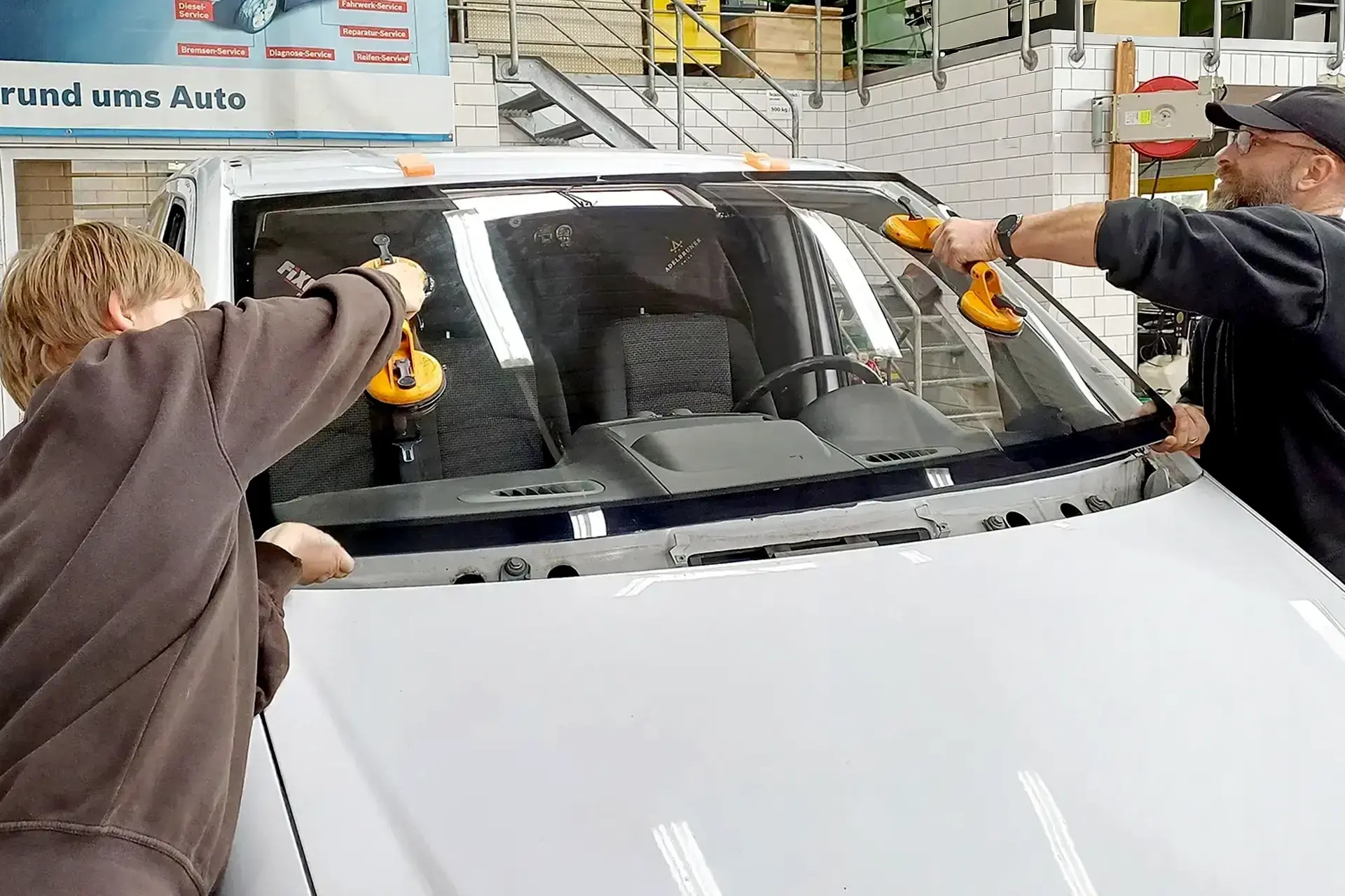 Autoglasscheiben Reparatur in Zwickau – Dörfelt die Werkstatt Autoglasscheiben Reparatur in Zwickau - Dörfelt die Werkstatt