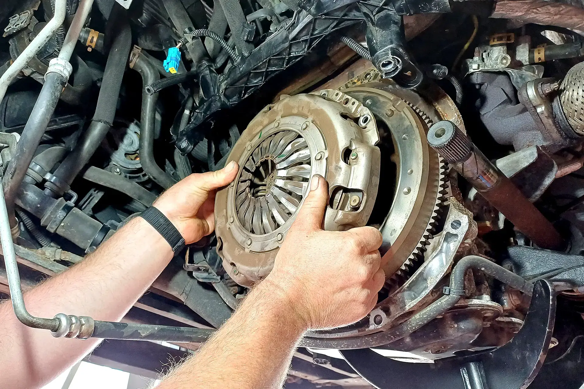 Motorreparatur Kupplung wechseln in Zwickau – Dörfelt die Werkstatt Motorreparatur Kupplung wechseln in Zwickau - Dörfelt die Werkstatt