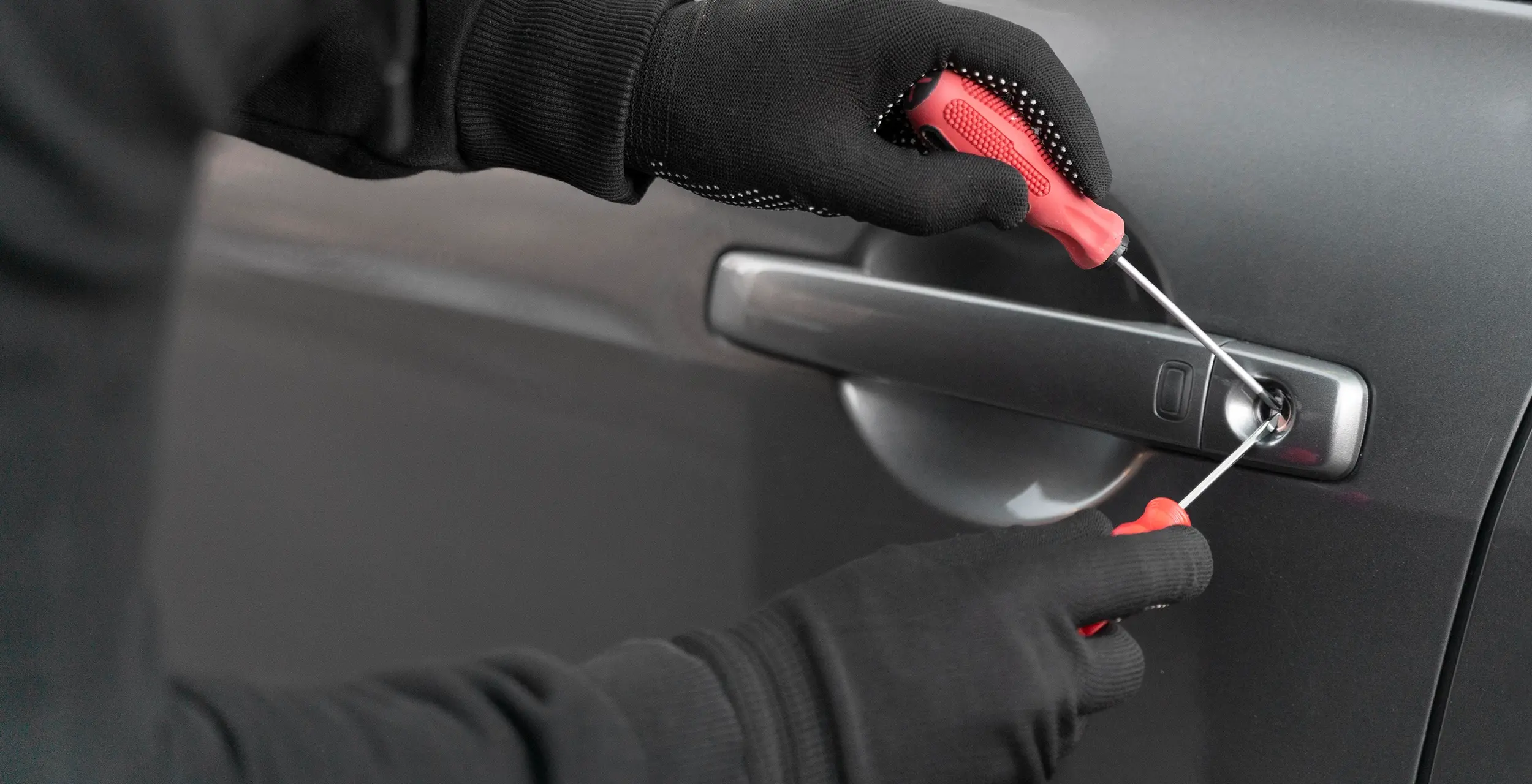 Einbruch PKW – Werkstatt Diebstahlschutz Dörfelt GmbH in Zwickau Einbruch PKW - Werkstatt Diebstahlschutz Dörfelt GmbH in Zwickau