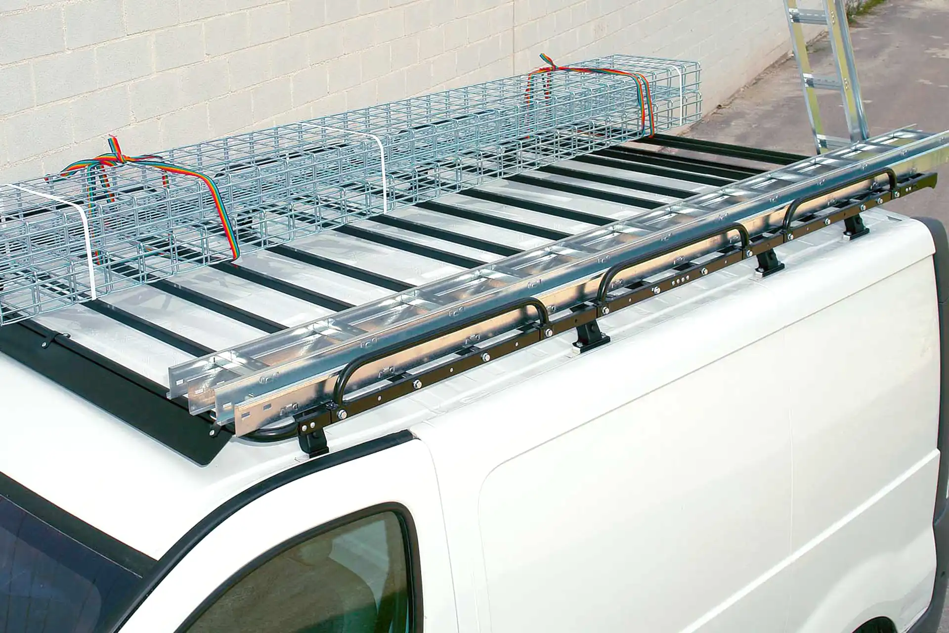 Dachträger für Transporter zusätzlicher Stauraum auf dem Fahrzeugdach, sicherer Transport von sperrigen und langen Gegenständen in Zwickau bei Dörfelt - die Werkstatt