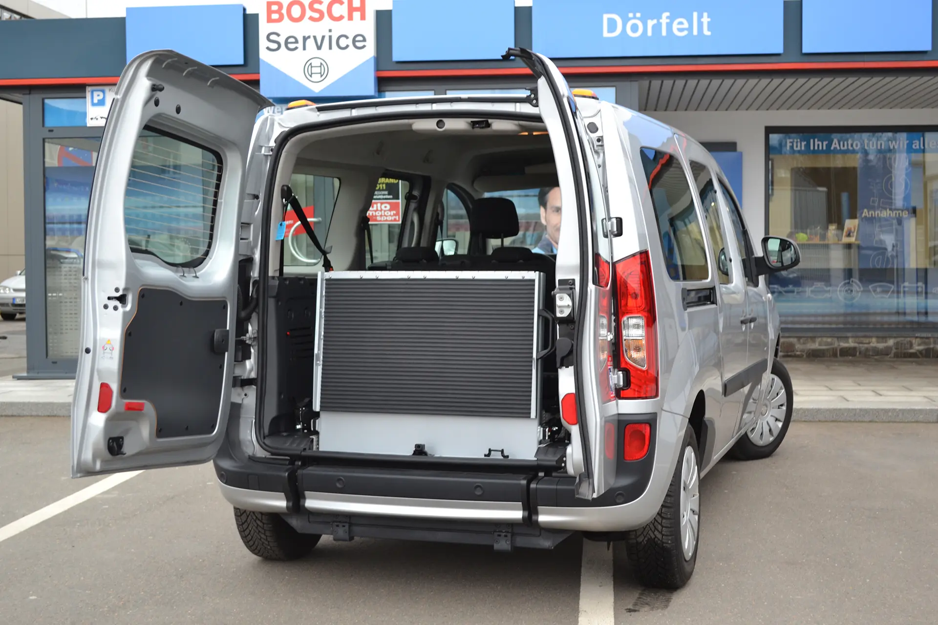 PKW Nachrüstung Auffahrschiene für Rollstuhl in Zwickau- Doerfelt die Werkstatt PKW Nachrüstung Auffahrschiene für Rollstuhl in Zwickau- Doerfelt die Werkstatt