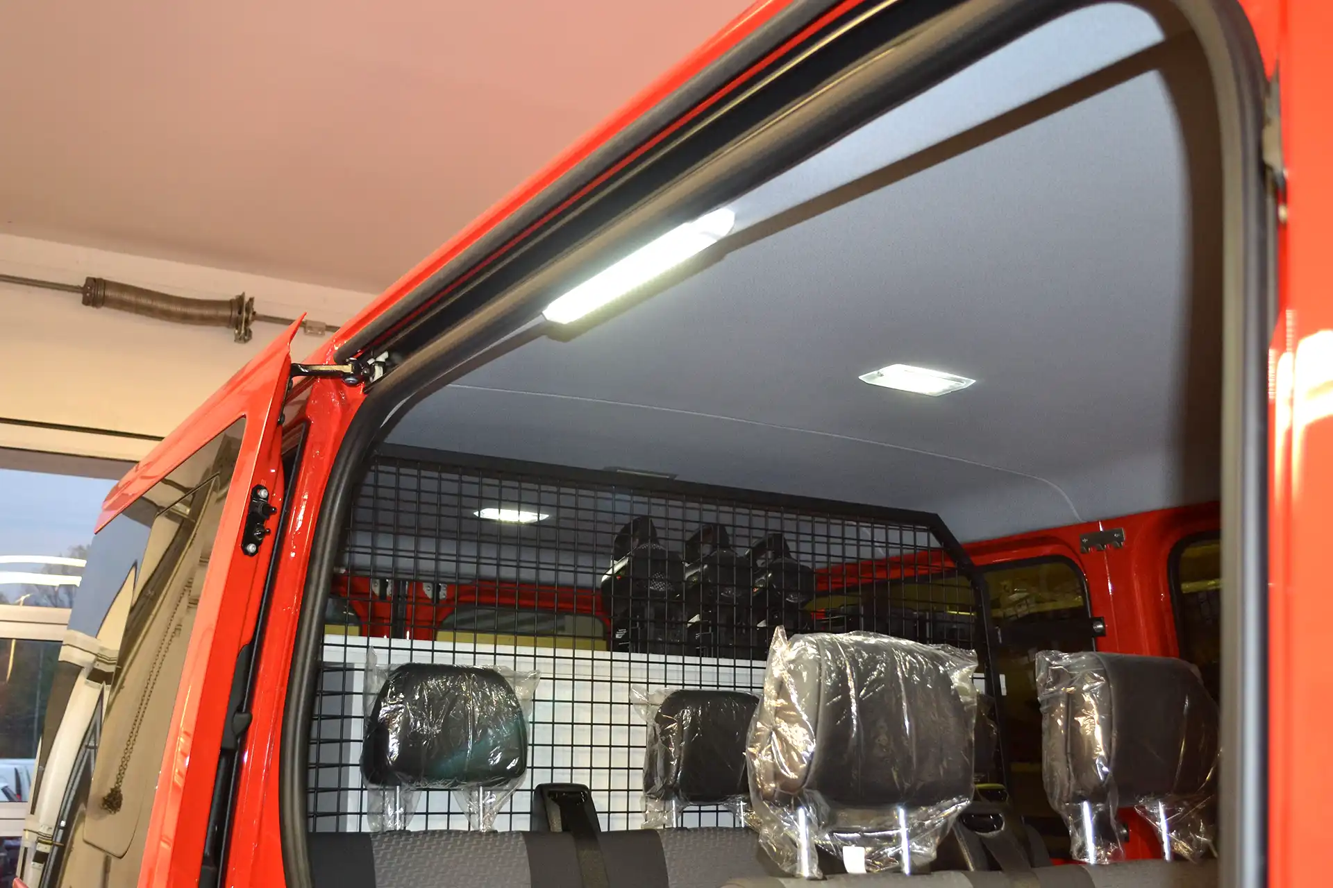 LED-Beleuchtung für Dachhimmel von Feuerwehr- und Sonderfahrzeugen – professioneller Sonderfahrzeugbau