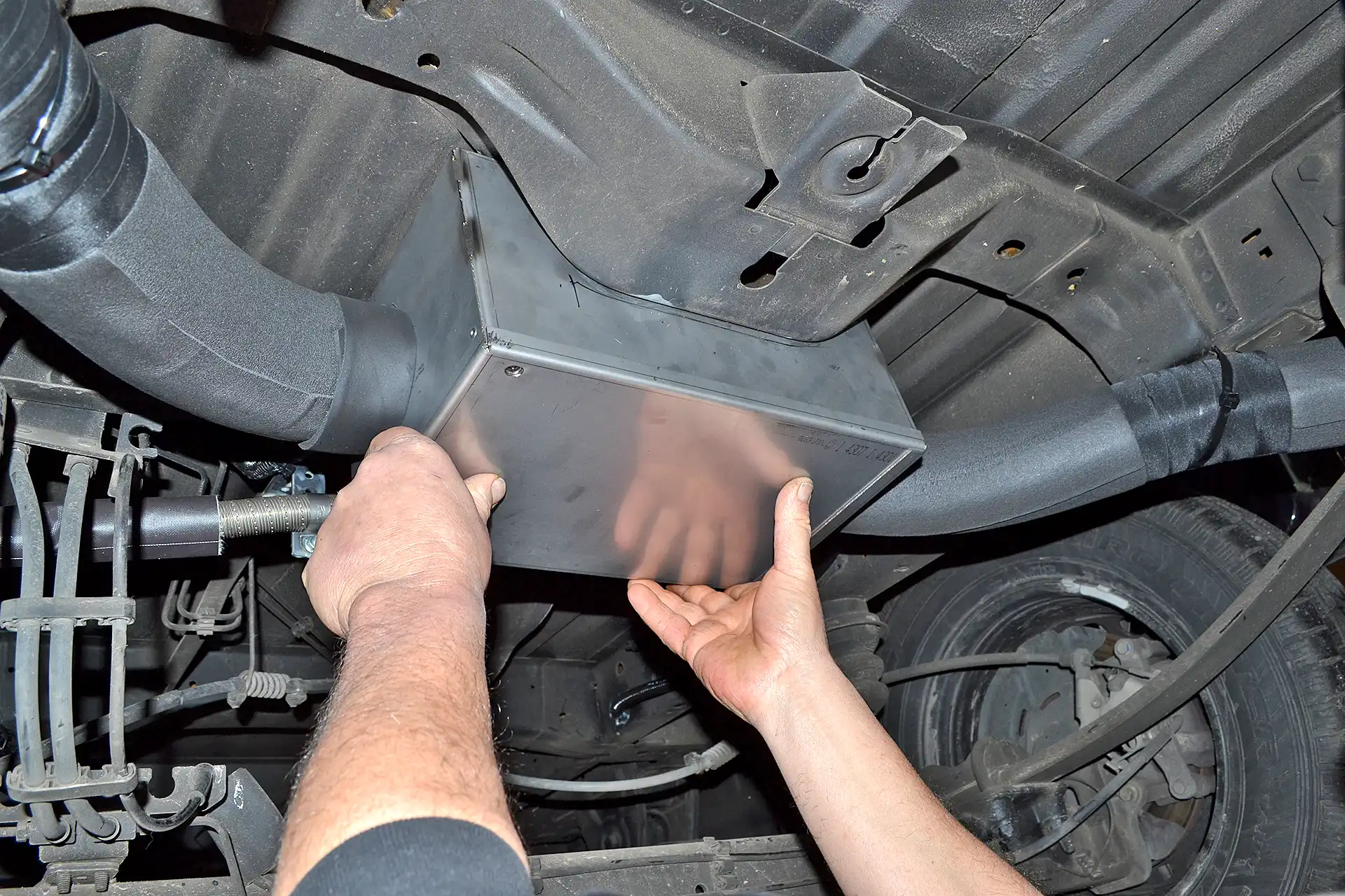 DÖRFELT DIE WERKSTATT in Zwickau bietet professionelle Nachrüstung von Luftheizungen für Camper und Wohnmobile Webasto Einbaulösungen mit fachkundiger Beratung effiziente Innenraumheizung optimale Wärmeverteilung moderne Heiztechnik für Transporter Van und Reisemobile