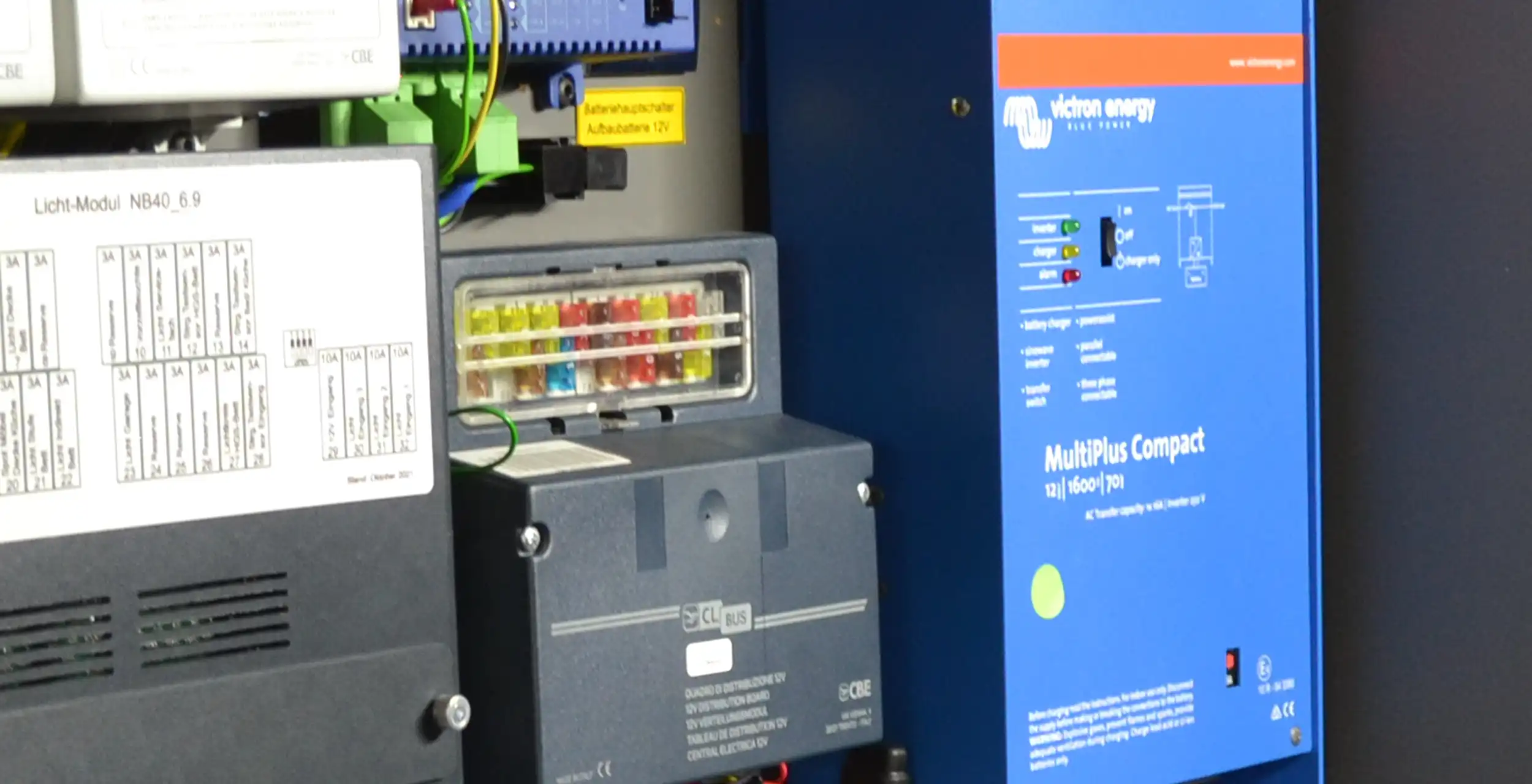 header-wechselrichter-victron-ladegrät-multiplus-sonderfahrzeugbau Victron MultiPlus Wechselrichter und Ladegerät im Sonderfahrzeugbau – DÖRFELT Werkstatt Zwickau