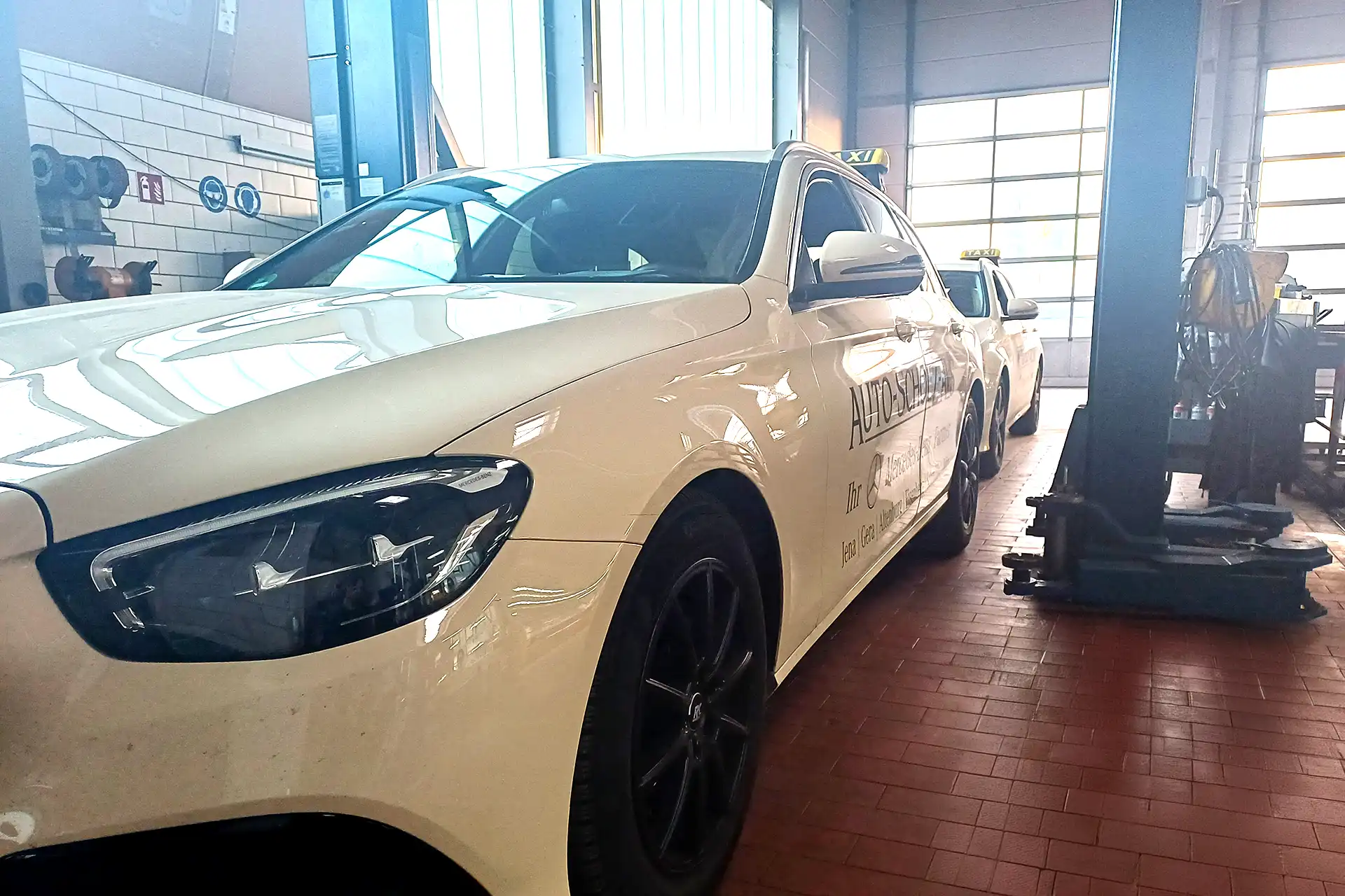 taxi-mietwagen-taxiservice-taxameter-flottenservice-wartung-reparatur-doerfelt-die-werkstatt