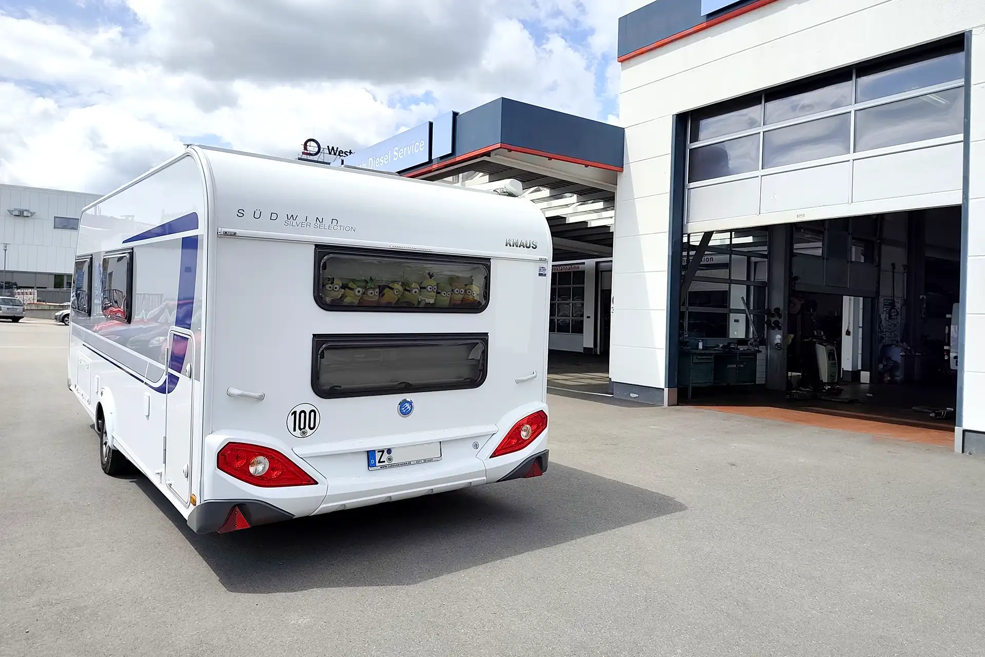 Reparatur und Service für Wohnmobil und Wohnwagen mit Hauptuntersuchung bei DÖRFELT - DIE WERKSTATT in Zwickau professionelle Fahrzeugwartung technische Prüfungen Fehlerdiagnose und Instandsetzung für Reisemobile und Caravans zuverlässiger Werkstattservice für Sicherheit Komfort und unbeschwerte Urlaubsfahrten